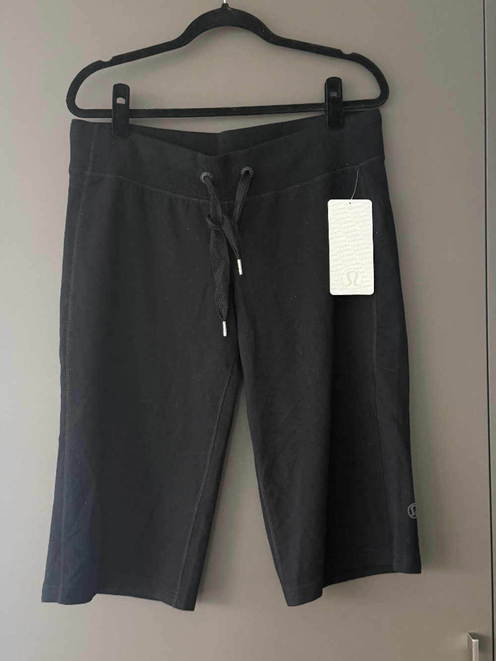 NWT Lululemon Lulu Crop Black Shorts Size 12 Workout Shorts Lounge Shorts